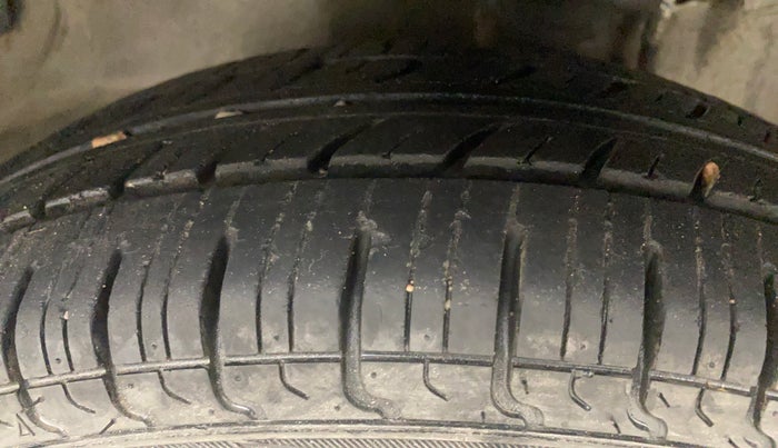 2018 Maruti Alto 800 VXI, Petrol, Manual, 4,119 km, Left Front Tyre Tread