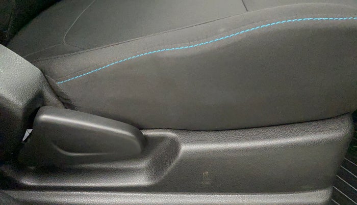 2020 Renault Kwid NEOTECH RXL 1.0 AMT, Petrol, Automatic, 5,382 km, Driver Side Adjustment Panel