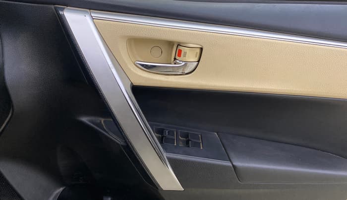 2017 Toyota Corolla Altis GL PETROL, Petrol, Manual, 73,814 km, Driver Side Door Panels Control