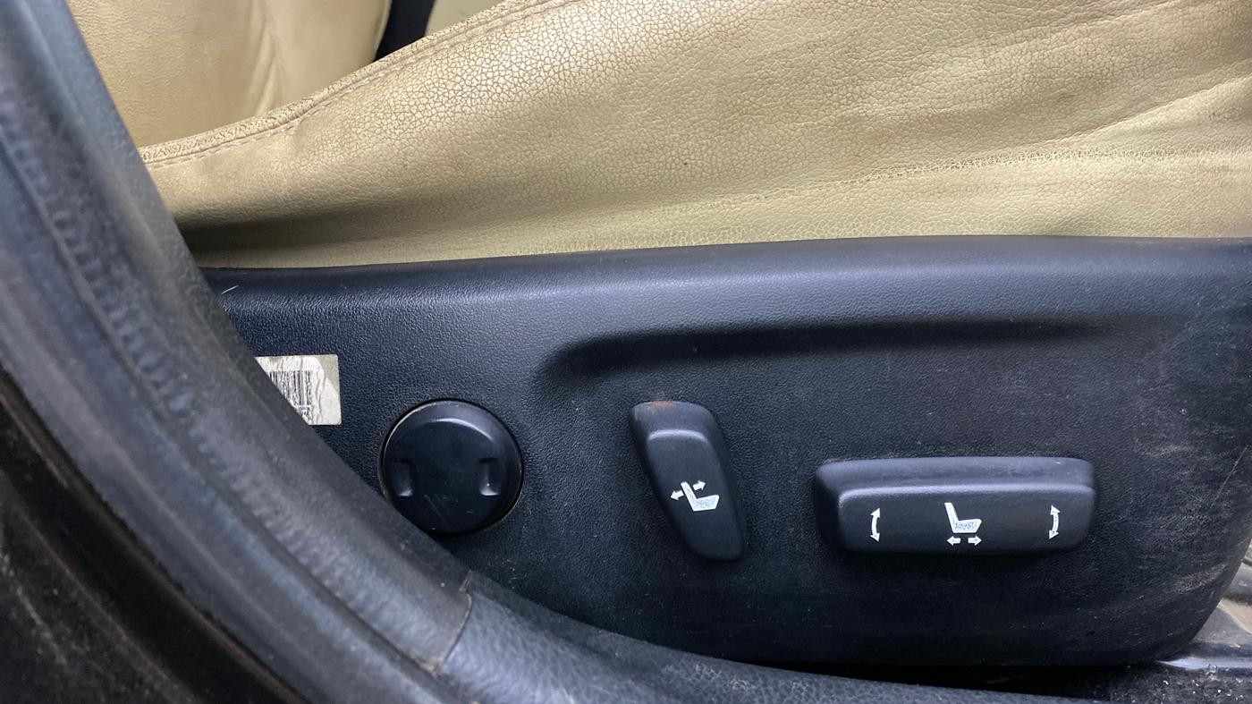 2017 Toyota Corolla Altis GL PETROL, Petrol, Manual, 73,814 km, Driver Side Adjustment Panel