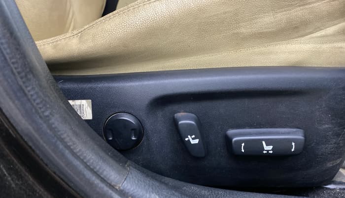 2017 Toyota Corolla Altis GL PETROL, Petrol, Manual, 73,814 km, Driver Side Adjustment Panel