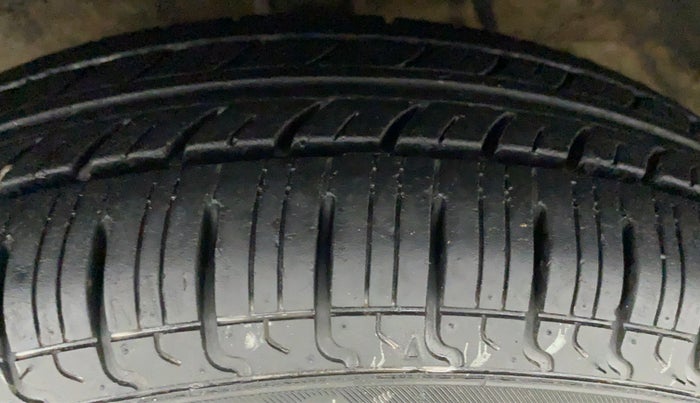 2018 Maruti Alto 800 LXI, Petrol, Manual, 53,804 km, Left Front Tyre Tread