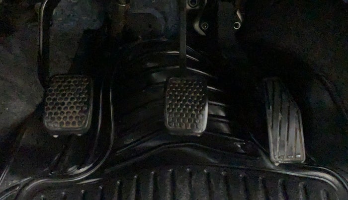 2018 Maruti Alto 800 LXI, Petrol, Manual, 53,804 km, Pedals