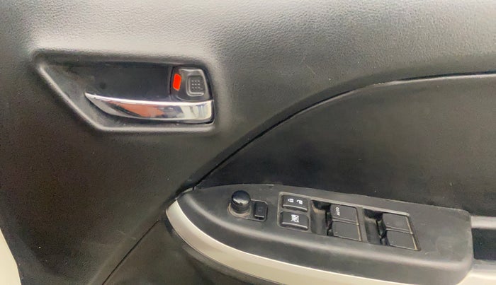 2016 Maruti Baleno DELTA CVT PETROL 1.2, Petrol, Automatic, 66,738 km, Driver Side Door Panels Control