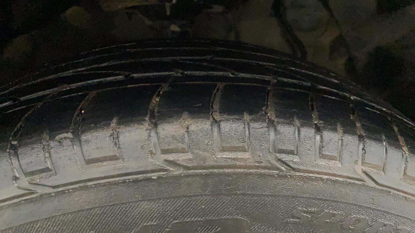 2022 Mahindra XUV300 W4 1.2 PETROL, Petrol, Manual, 91,761 km, Right Front Tyre Tread