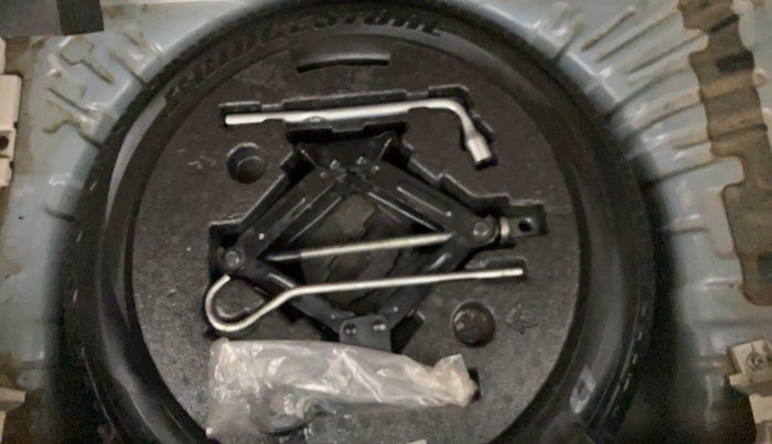 2022 Mahindra XUV300 W4 1.2 PETROL, Petrol, Manual, 91,761 km, Spare Tyre