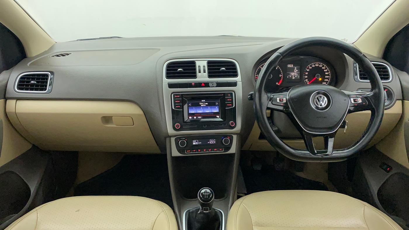 2017 Volkswagen Vento HIGHLINE PLUS 1.5 16 ALLOY, Diesel, Manual, 1,16,281 km, Dashboard