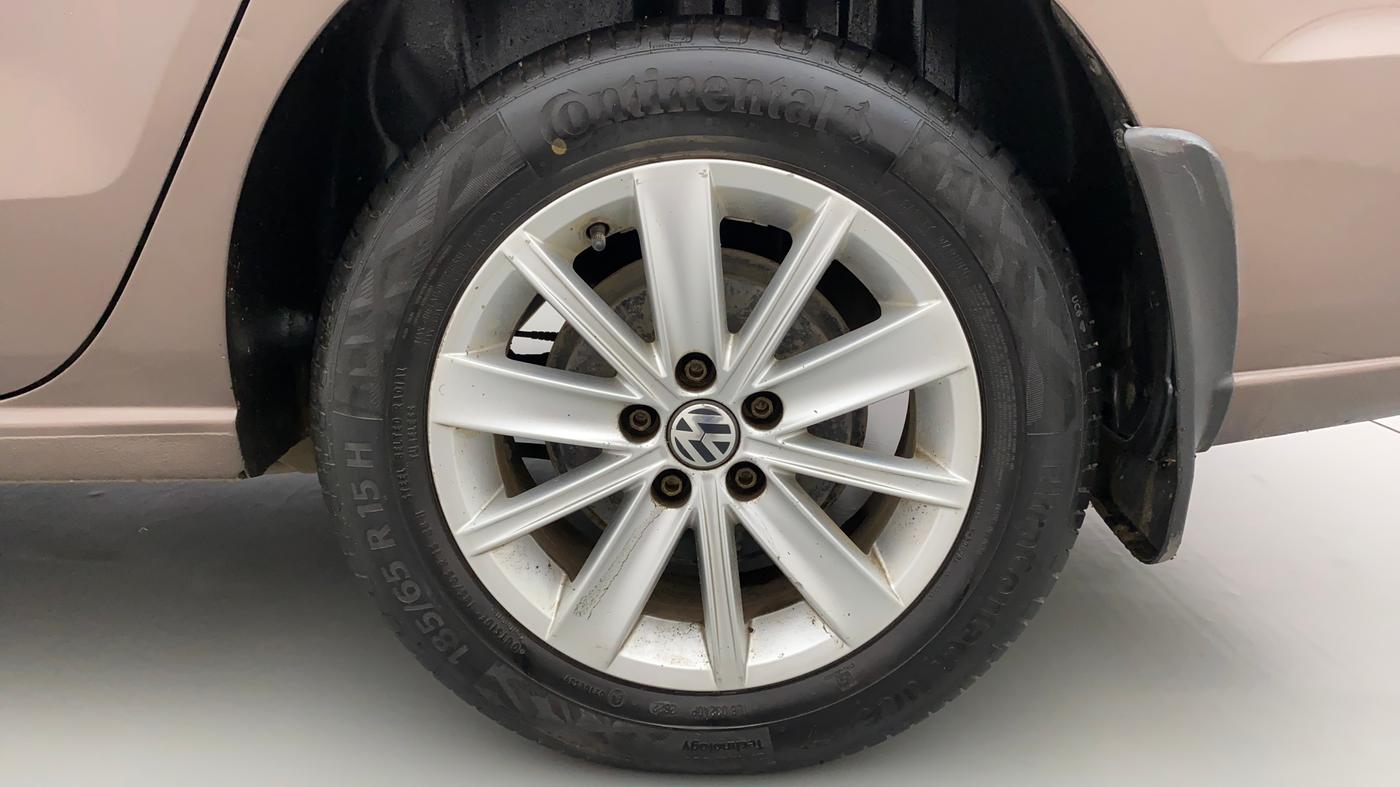 2017 Volkswagen Vento HIGHLINE PLUS 1.5 16 ALLOY, Diesel, Manual, 1,16,281 km, Left Rear Wheel