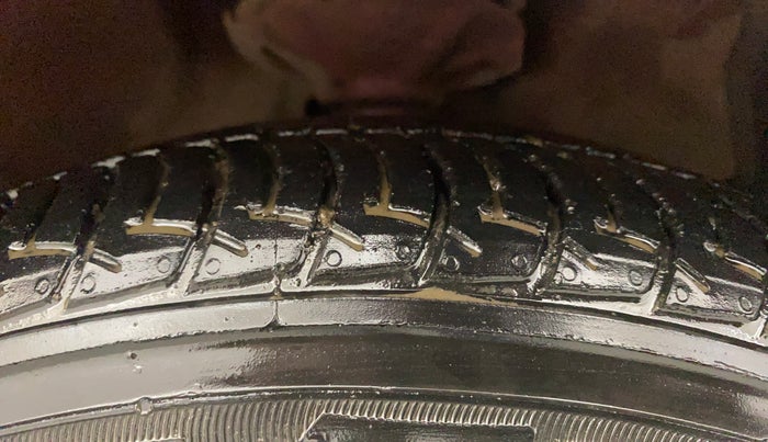 2015 Maruti Celerio ZXI AMT, Petrol, Automatic, 43,360 km, Right Front Tyre Tread