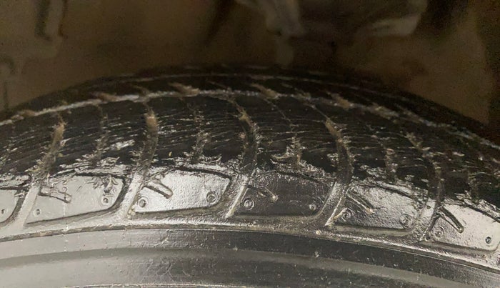 2015 Maruti Celerio ZXI AMT, Petrol, Automatic, 43,360 km, Left Front Tyre Tread