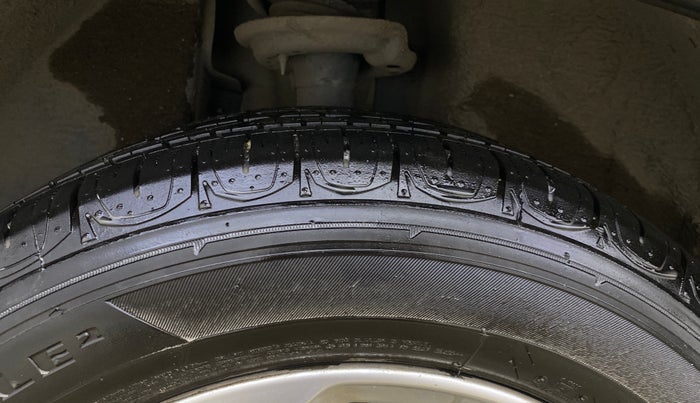 2018 Jeep Compass LIMITED 1.4 PETROL AT, Petrol, Automatic, 28,126 km, Right Rear Tyre Tread