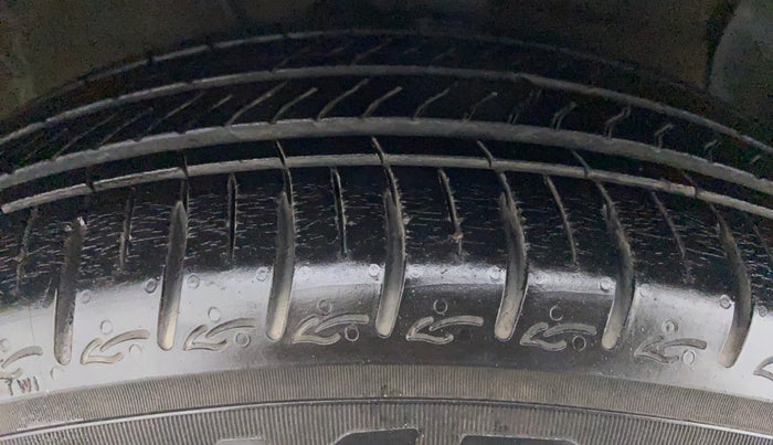 2020 Hyundai AURA SX+ AT, Petrol, Automatic, 7,473 km, Right Front Tyre Tread