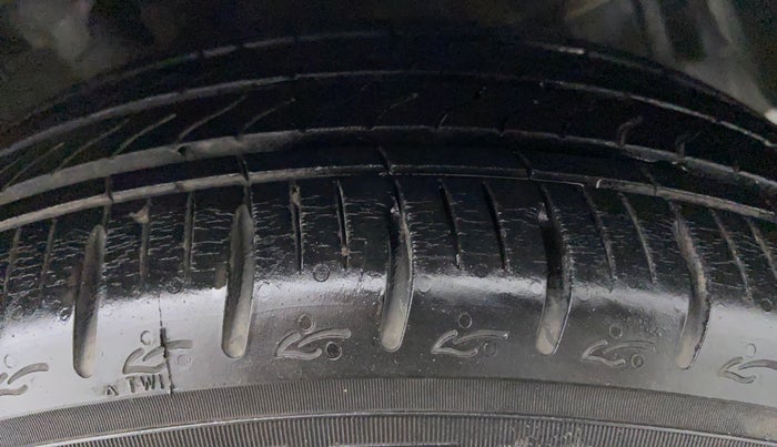 2020 Hyundai AURA SX+ AT, Petrol, Automatic, 7,473 km, Left Front Tyre Tread