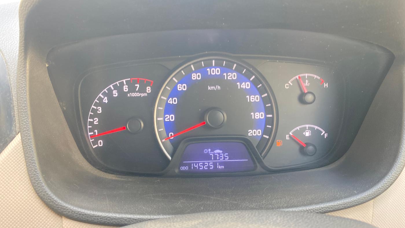 2015 Hyundai Xcent S 1.2, Petrol, Manual, 1,45,257 km, Odometer Image