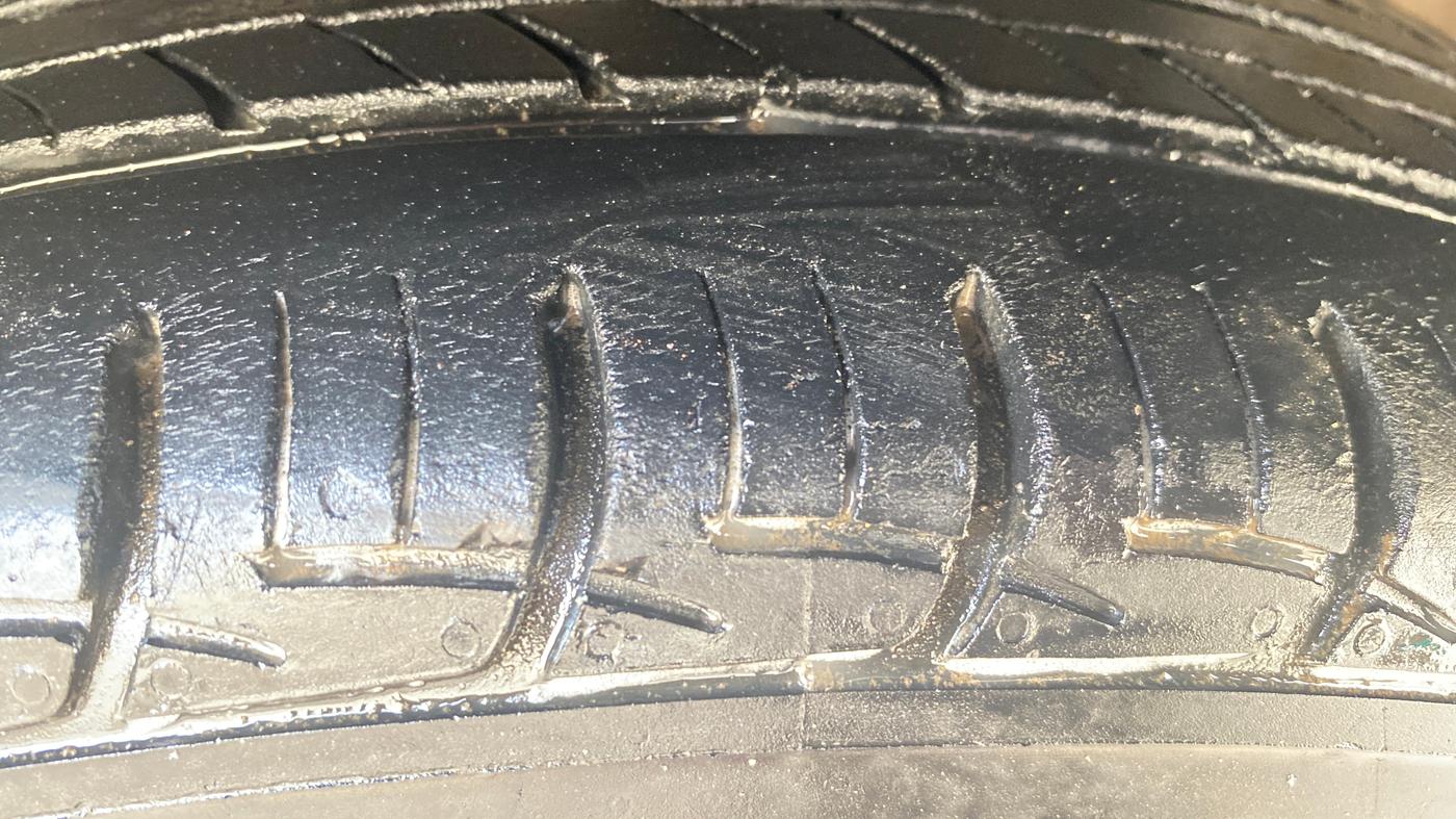 2015 Hyundai Xcent S 1.2, Petrol, Manual, 1,45,257 km, Left Front Tyre Tread