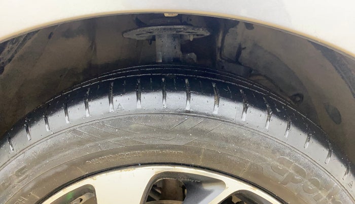 2020 Maruti Baleno ZETA CVT PETROL 1.2, Petrol, Automatic, 96,152 km, Right Front Tyre Tread