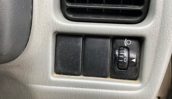 2013 Maruti Alto K10 VXI, Petrol, Manual, 92,370 km, Dashboard - Headlight height adjustment not working