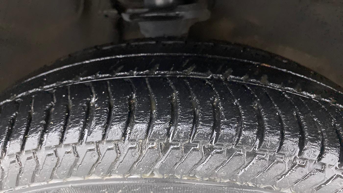 2013 Maruti Alto K10 VXI, Petrol, Manual, 92,370 km, Right Front Tyre Tread
