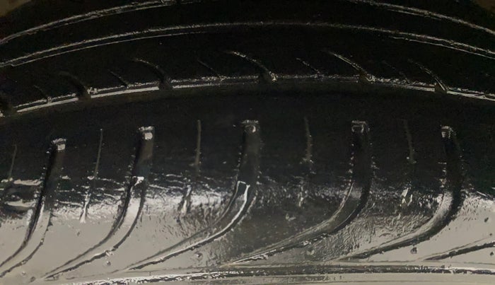 2013 Hyundai i20 MAGNA 1.2, Petrol, Manual, 26,858 km, Left Front Tyre Tread