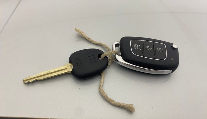 2013 Hyundai i20 MAGNA 1.2, Petrol, Manual, 26,858 km, Key Close Up