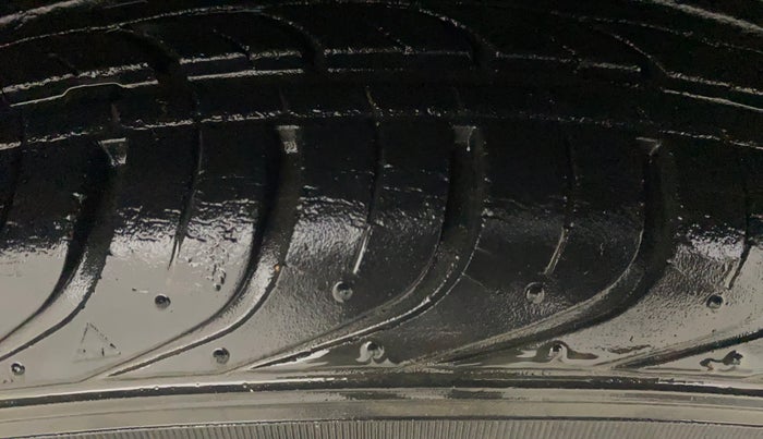 2013 Hyundai i20 MAGNA 1.2, Petrol, Manual, 26,858 km, Right Front Tyre Tread