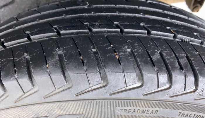 2019 Renault Kwid RXL, Petrol, Manual, 35,525 km, Left Rear Tyre Tread