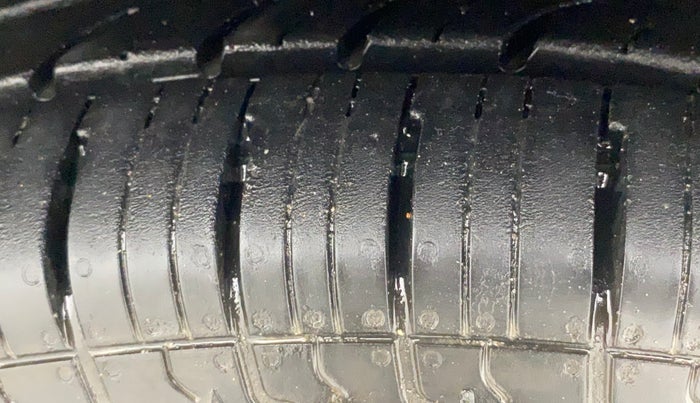 2019 Renault TRIBER RXL MT, Petrol, Manual, 37,746 km, Left Front Tyre Tread