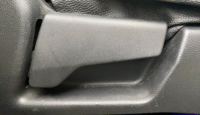 2019 Renault TRIBER RXL MT, Petrol, Manual, 37,746 km, Driver Side Adjustment Panel