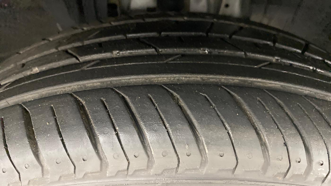 2022 Nissan MAGNITE XV CVT TURBO, Petrol, Automatic, 2,164 km, Right Front Tyre Tread
