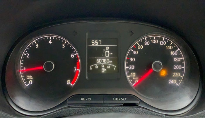 2017 Volkswagen Polo COMFORTLINE 1.2L, Petrol, Manual, 61,411 km, Instrument cluster - Glass has scratches