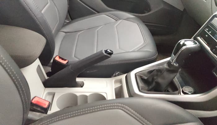 2021 Skoda KUSHAQ AMBITION 1.0L TSI AT, Petrol, Automatic, 62,277 km, Gear Lever