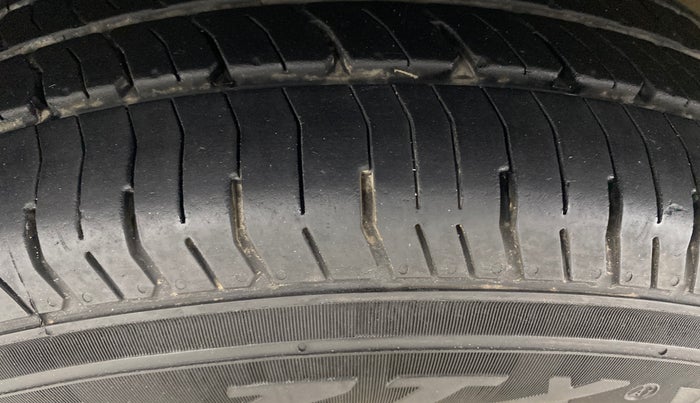 2019 Maruti Dzire VDI, Diesel, Manual, 80,152 km, Left Front Tyre Tread