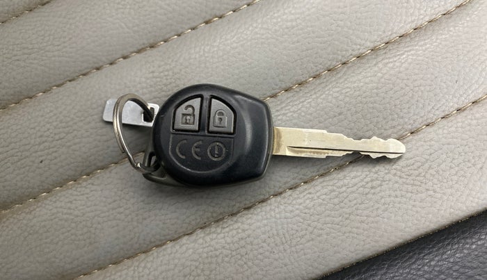 2019 Maruti Dzire VDI, Diesel, Manual, 80,152 km, Key Close Up