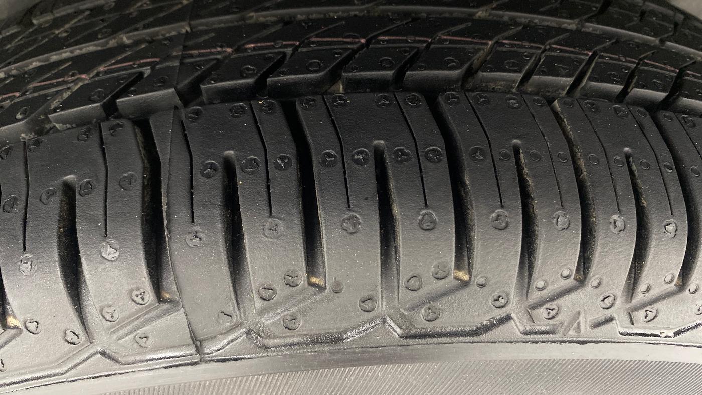 2019 Maruti Dzire VDI, Diesel, Manual, 80,152 km, Left Rear Tyre Tread