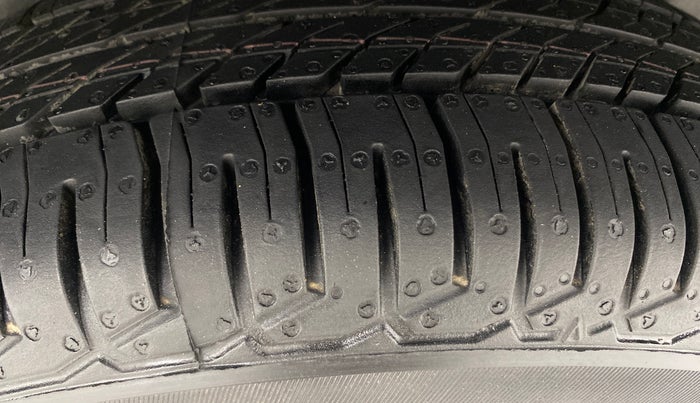 2019 Maruti Dzire VDI, Diesel, Manual, 80,152 km, Left Rear Tyre Tread