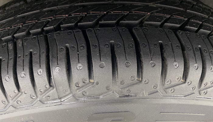 2019 Maruti Dzire VDI, Diesel, Manual, 80,152 km, Right Rear Tyre Tread