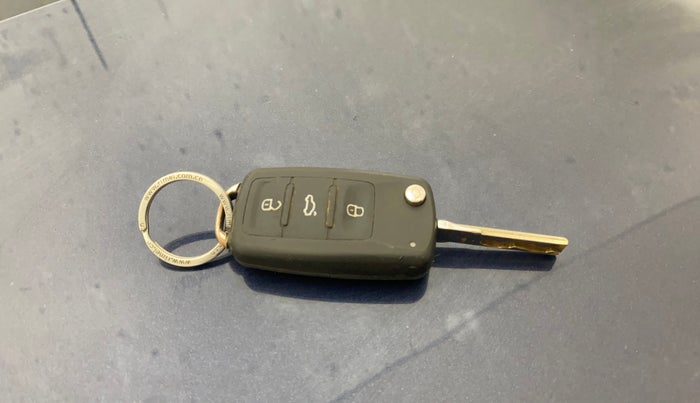 2015 Volkswagen Vento HIGHLINE PETROL AT, Petrol, Automatic, 64,067 km, Key Close Up