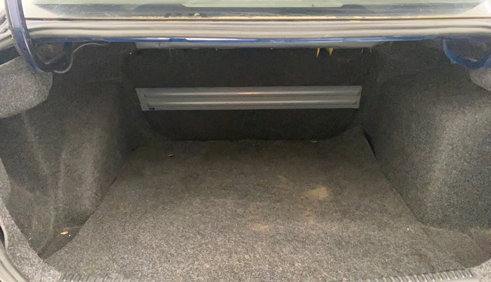 2015 Volkswagen Vento HIGHLINE PETROL AT, Petrol, Automatic, 64,067 km, Boot Inside