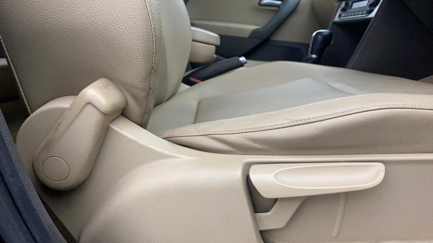 2015 Volkswagen Vento HIGHLINE PETROL AT, Petrol, Automatic, 64,067 km, Driver Side Adjustment Panel
