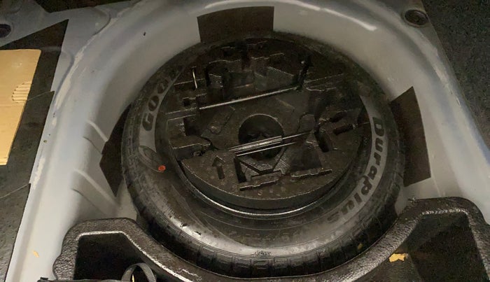 2015 Volkswagen Vento HIGHLINE PETROL AT, Petrol, Automatic, 64,067 km, Spare Tyre