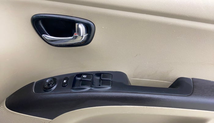 2012 Hyundai i10 MAGNA 1.2, Petrol, Manual, 62,494 km, Driver Side Door Panels Control