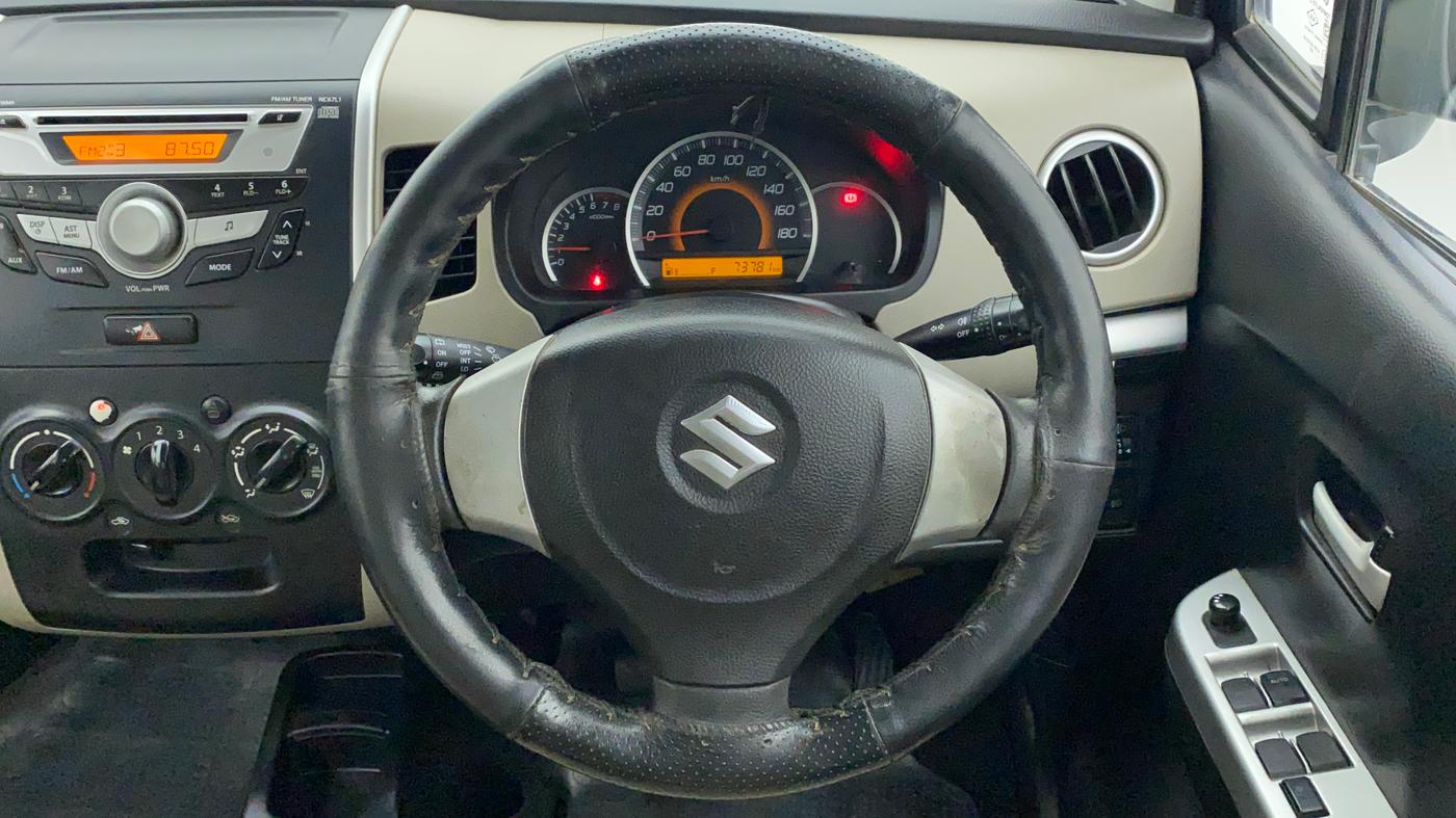 2015 Maruti Wagon R 1.0 VXI, Petrol, Manual, 73,780 km, Steering Wheel Close Up