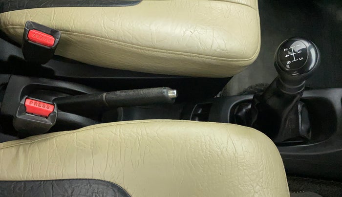 2015 Maruti Wagon R 1.0 VXI, Petrol, Manual, 73,780 km, Gear Lever