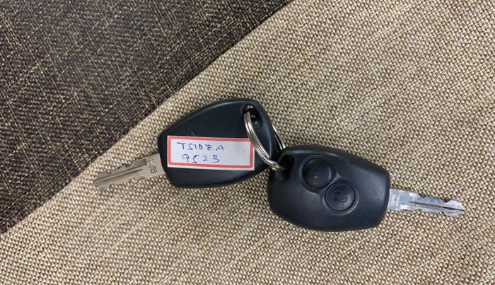 2014 Renault Duster 85 PS RXL DIESEL, Diesel, Manual, 57,666 km, Key Close Up