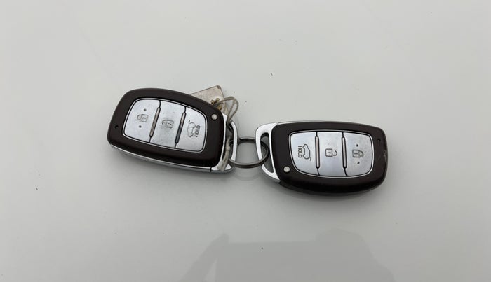 2018 Hyundai Creta SX PLUS AT 1.6 PETROL, Petrol, Automatic, 1,09,264 km, Key Close Up