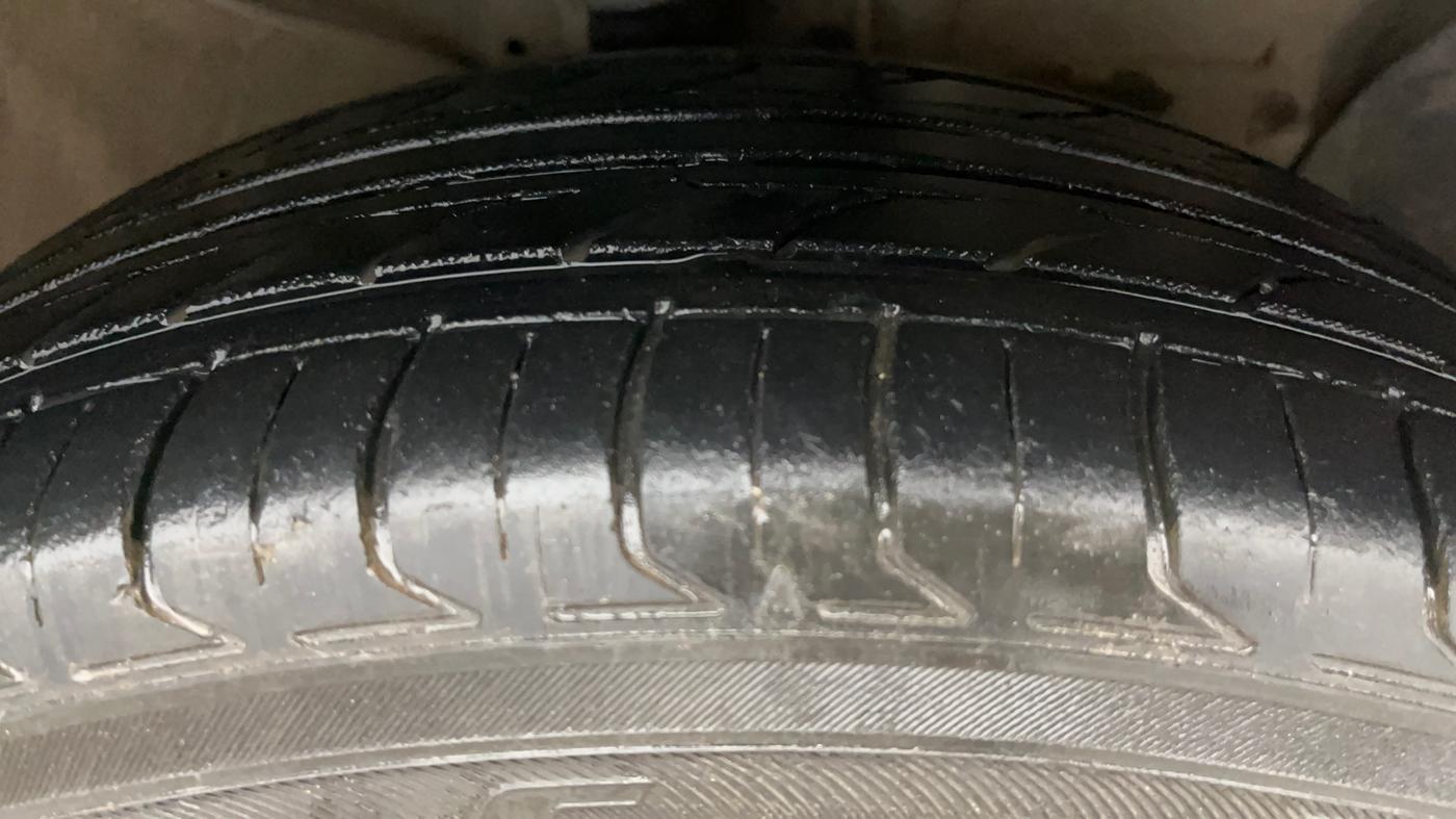2018 Hyundai Creta SX PLUS AT 1.6 PETROL, Petrol, Automatic, 1,09,264 km, Right Front Tyre Tread
