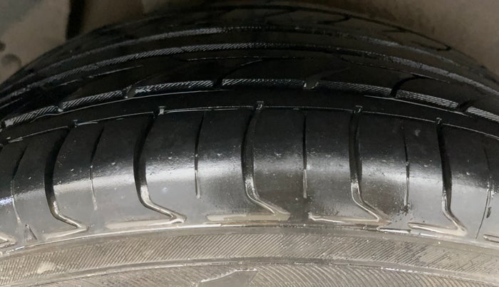 2018 Hyundai Creta SX PLUS AT 1.6 PETROL, Petrol, Automatic, 1,09,264 km, Right Rear Tyre Tread