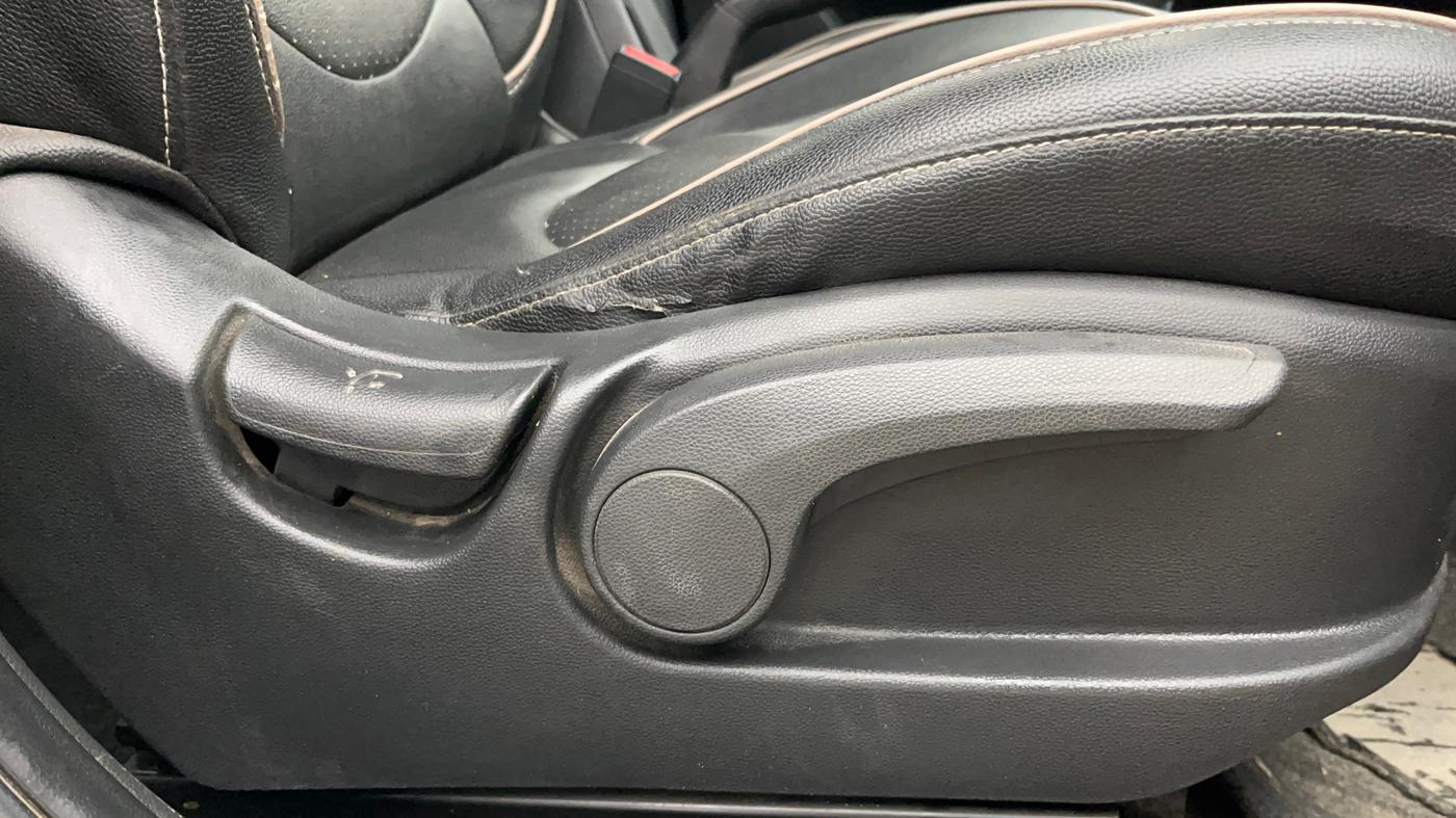 2018 Hyundai Creta SX PLUS AT 1.6 PETROL, Petrol, Automatic, 1,09,264 km, Driver Side Adjustment Panel