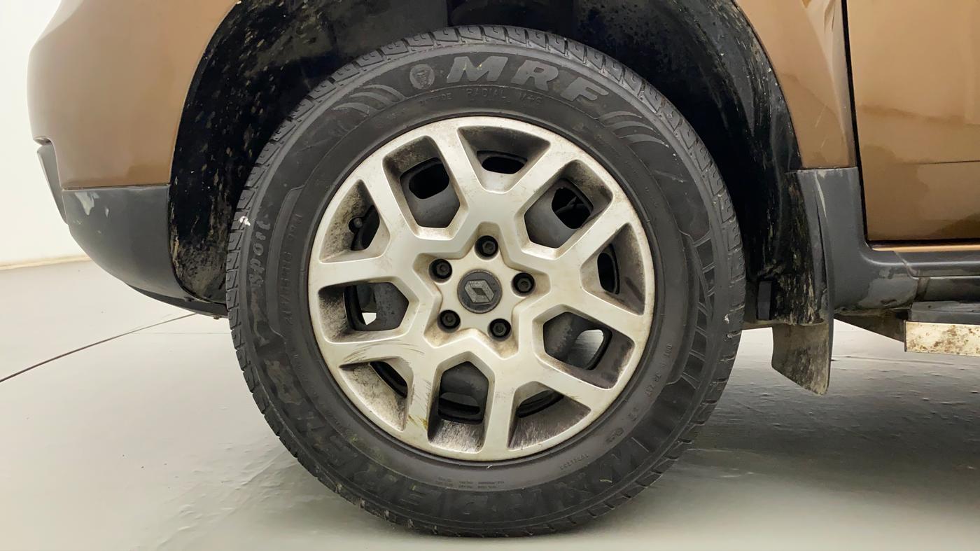 2017 Renault Duster RXL PETROL, Petrol, Manual, 59,407 km, Left Front Wheel