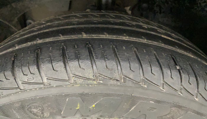 2017 Renault Duster RXL PETROL, Petrol, Manual, 59,407 km, Left Front Tyre Tread